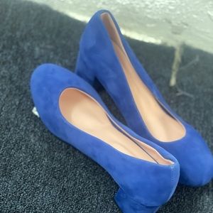 Vera Cuoio sued block heel in colors blue and turquoise